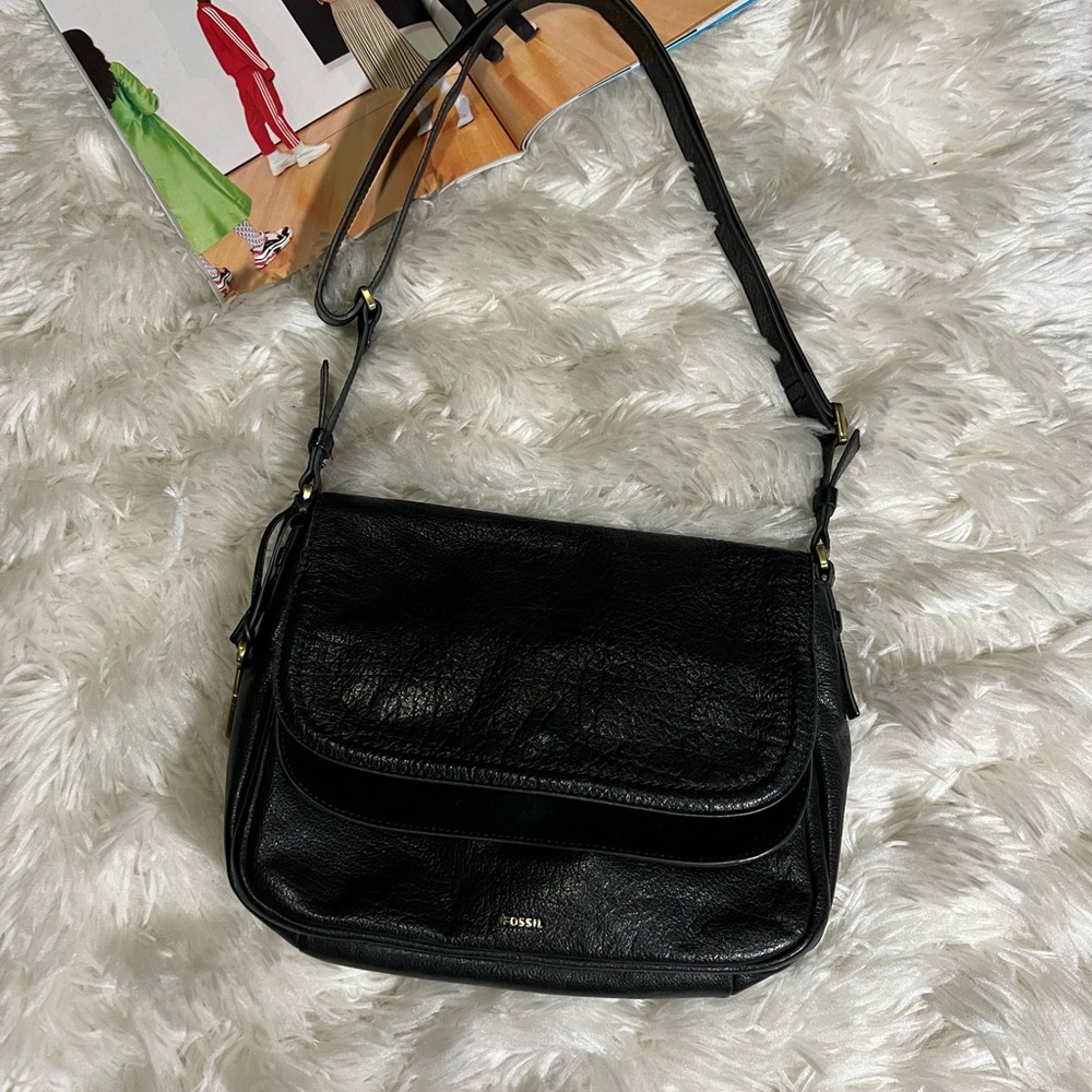 💕Fossil black leather handbag